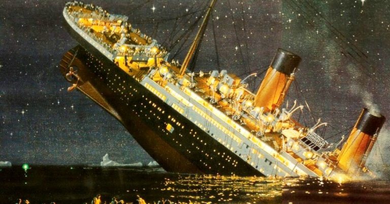 Titanic-Sinking-Main